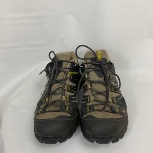 Salomon women SZ8 US (373291) Gortex Hiking shoe